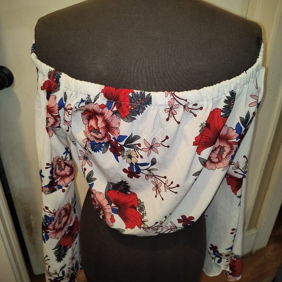 Shein Off Shoulder Crop Top - Picture 2 of 4